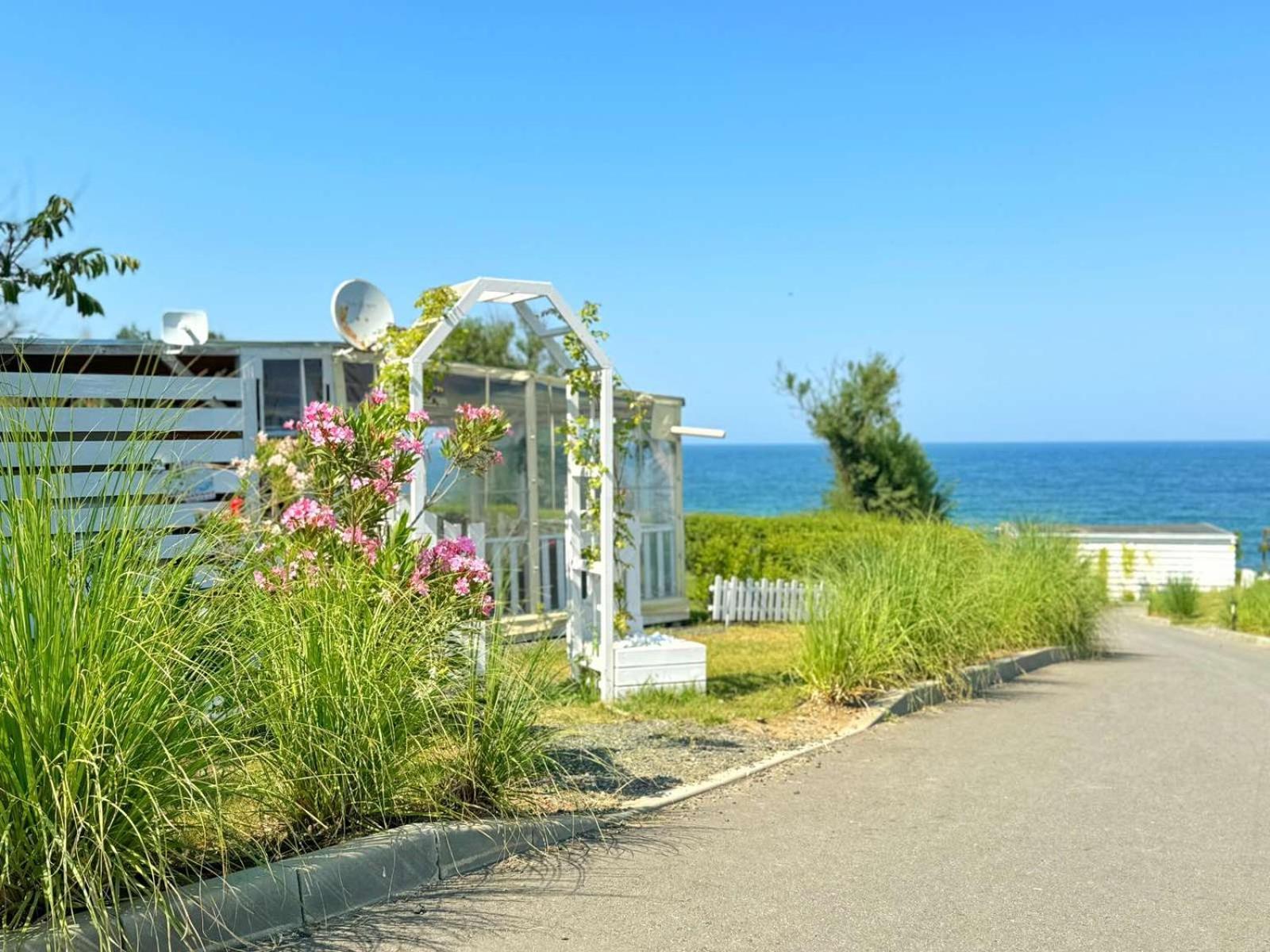 Kаравани Дрийм Къмпинг Гардения Hotel Kiten  Bagian luar foto